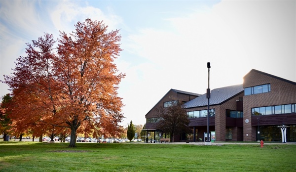 Parkland Trustees Review New Digital Catalog, Approve Review of Job Evaluation Classification System