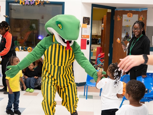 Parkland to Host Holiday Drive, Single-Parent Outreach Event